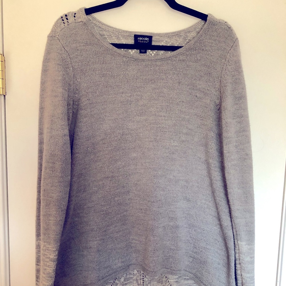 Size large two toned high low sweater